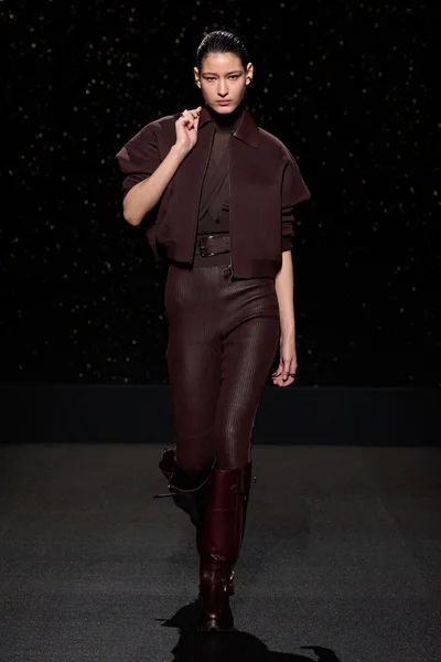 Look 5